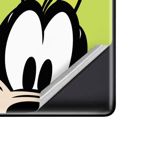 Disney Friends Goofy Up Close Google Pixel 6 Pro Skin